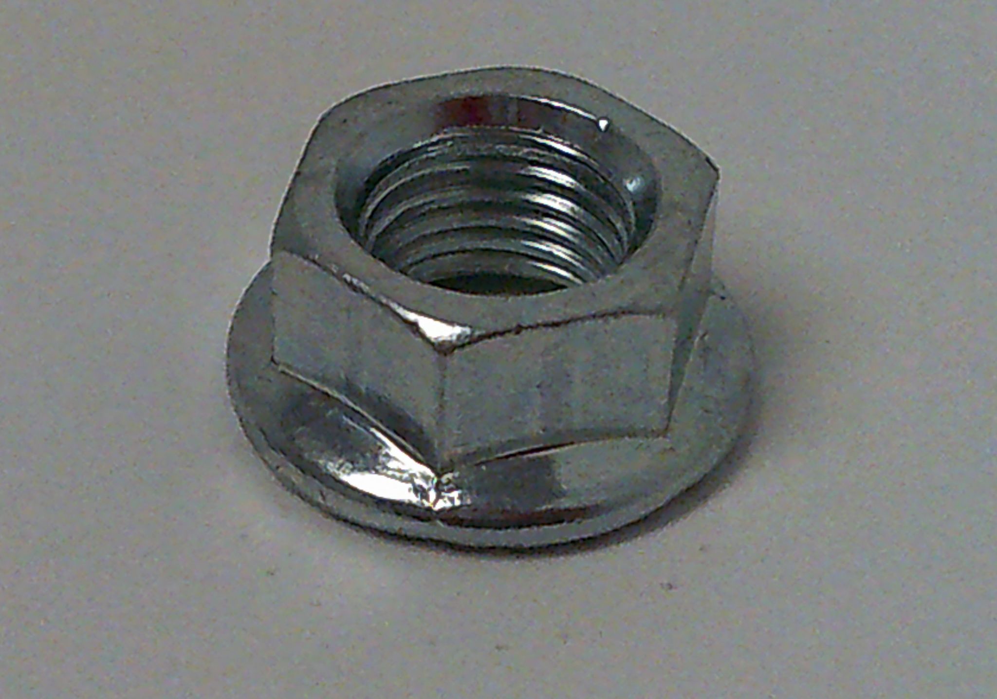 Saw Bar Lug Nut